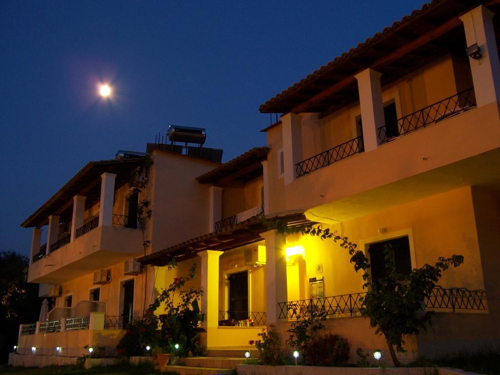 Rising Sun Apartments & Studios Benitses  Extérieur photo