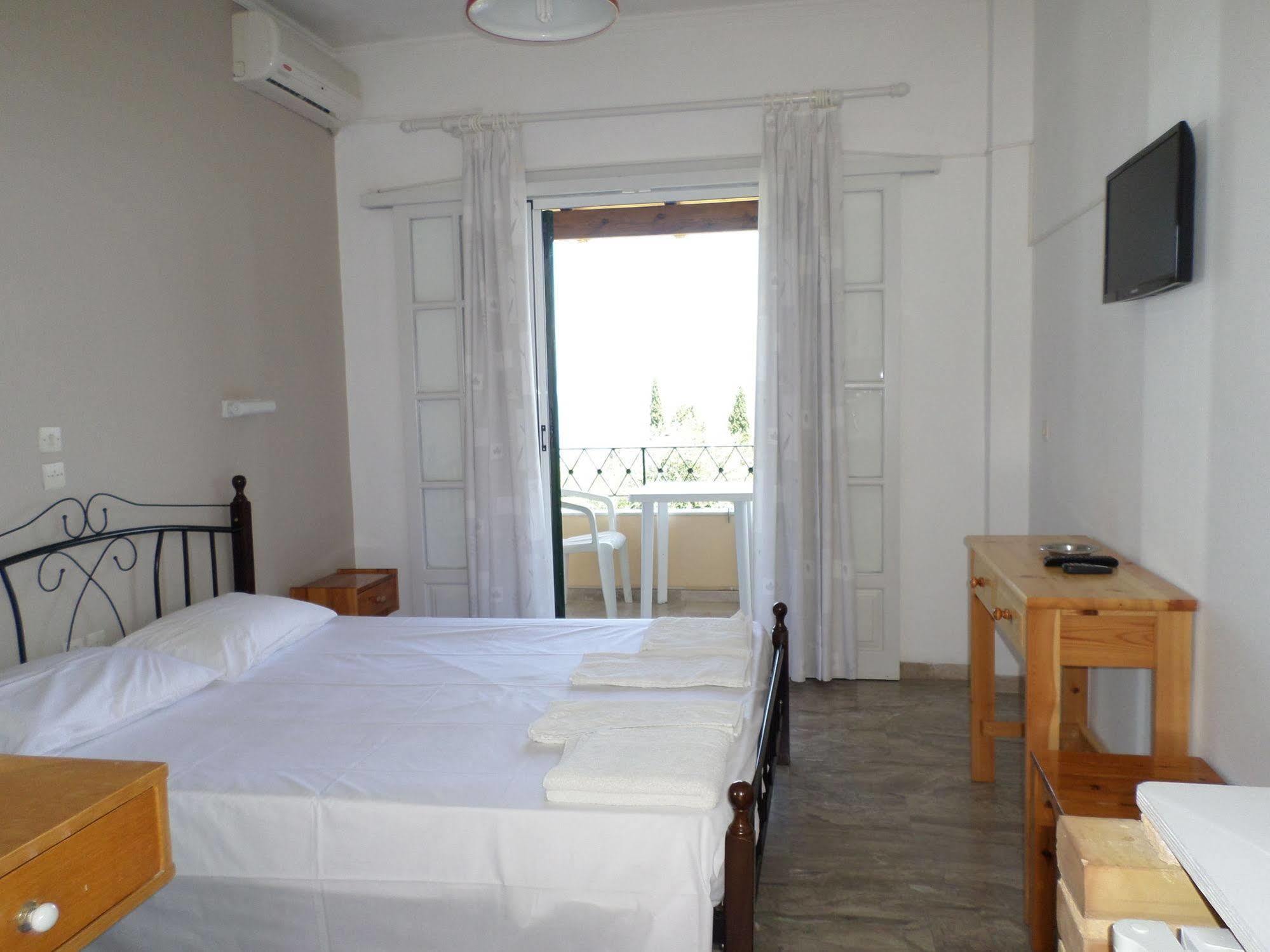 Rising Sun Apartments & Studios Benitses  Extérieur photo