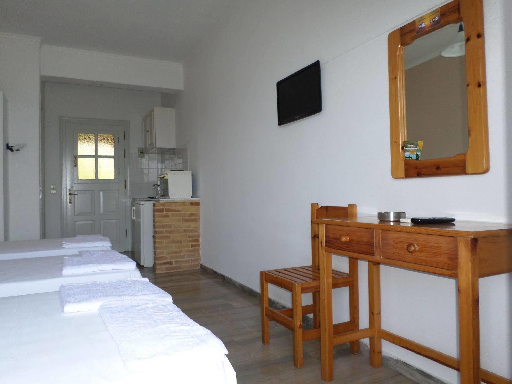 Rising Sun Apartments & Studios Benitses  Extérieur photo